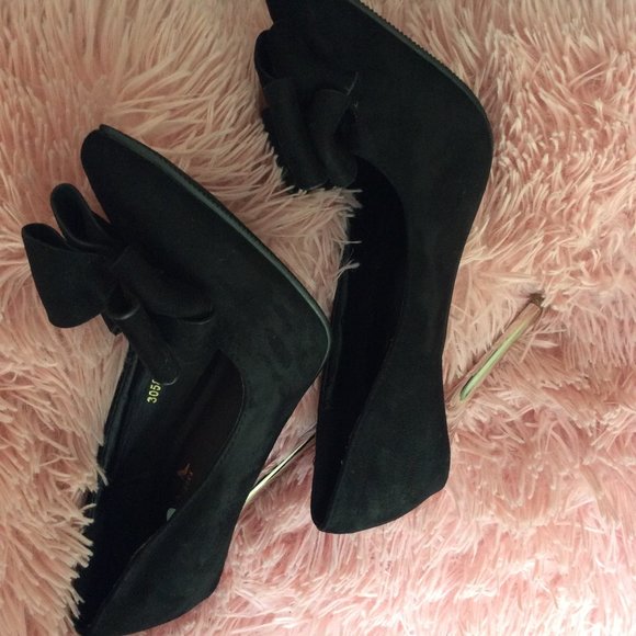 Black Bow Fashion 4 Inch Stileto Pumps - Picture 7 of 9